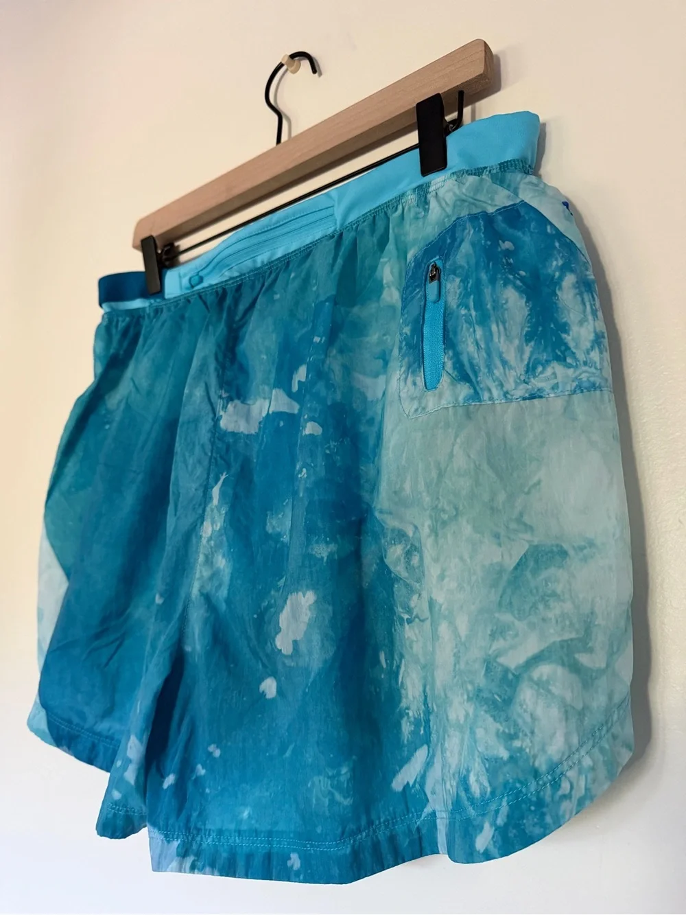 Nike Blue Turquoise Marble/Tie-Dye Print Athletic Shorts